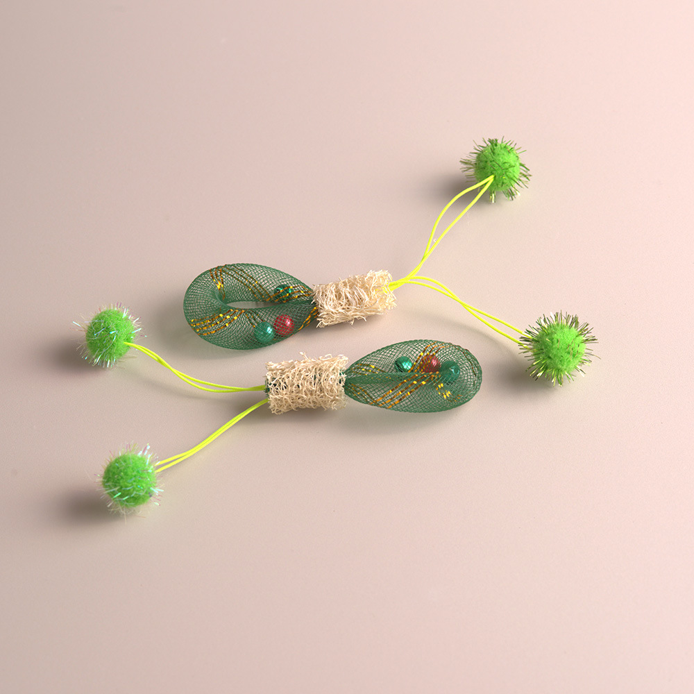 Loofah Cat Self-Play Toy – Interactive Mesh Chew Toy with Pom-Pom Tails for Independent Play